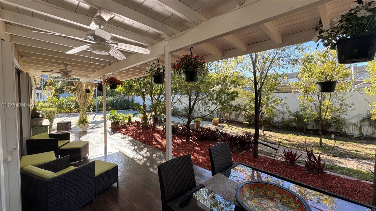 8720 SW 192nd Ter, Cutler Bay, FL 33157 Photo