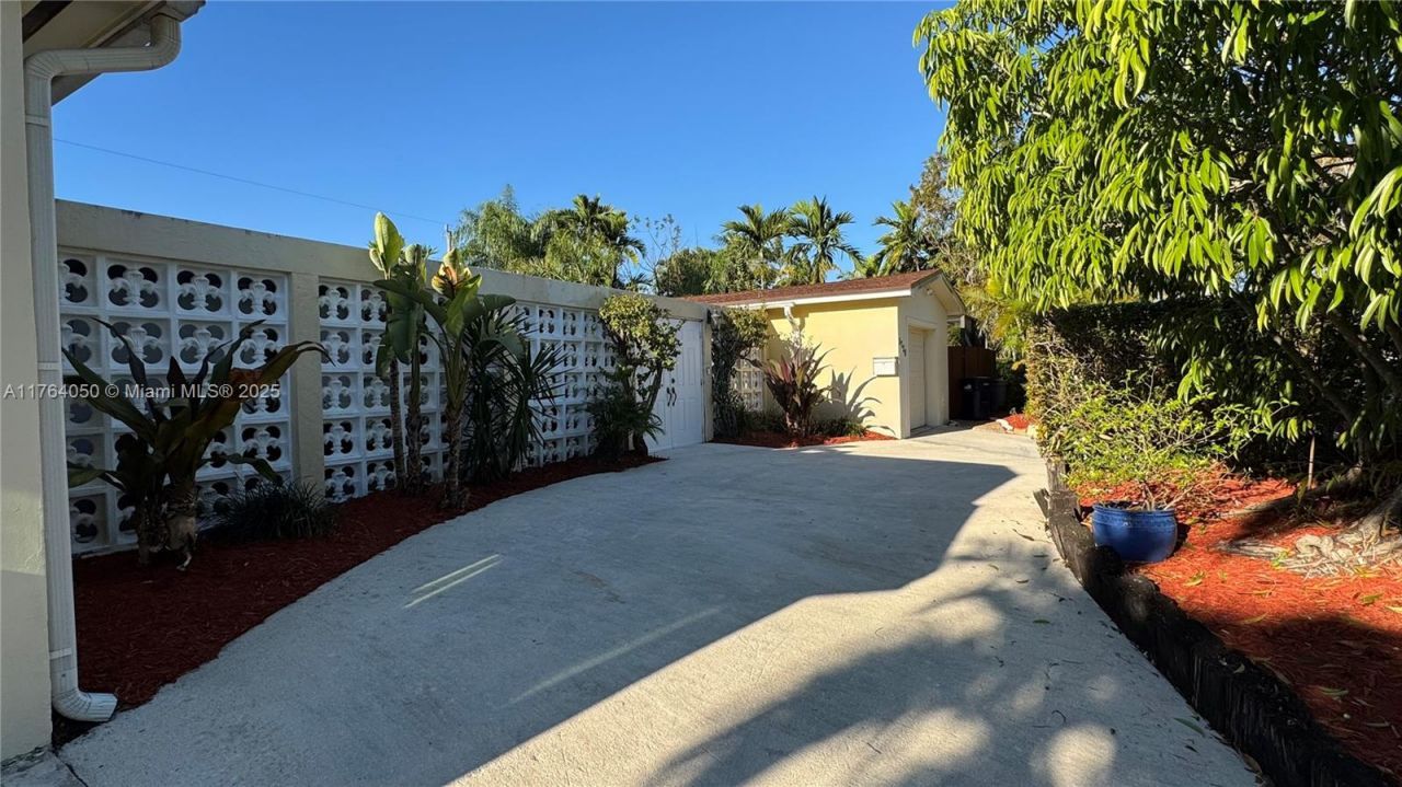 8720 SW 192nd Ter, Cutler Bay, FL 33157 Photo