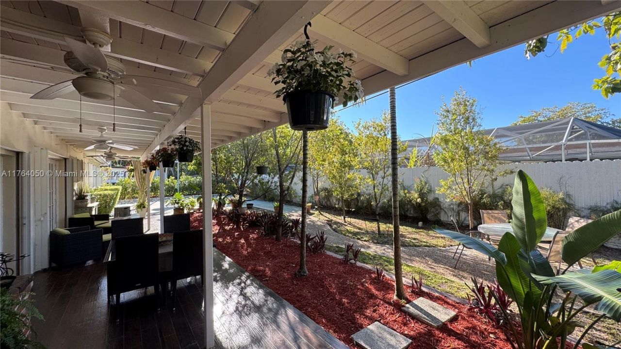 8720 SW 192nd Ter, Cutler Bay, FL 33157 Photo