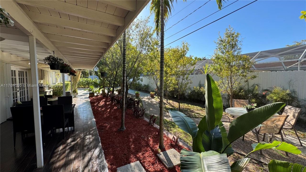 8720 SW 192nd Ter, Cutler Bay, FL 33157 Photo