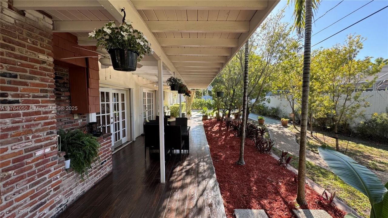 8720 SW 192nd Ter, Cutler Bay, FL 33157 Photo