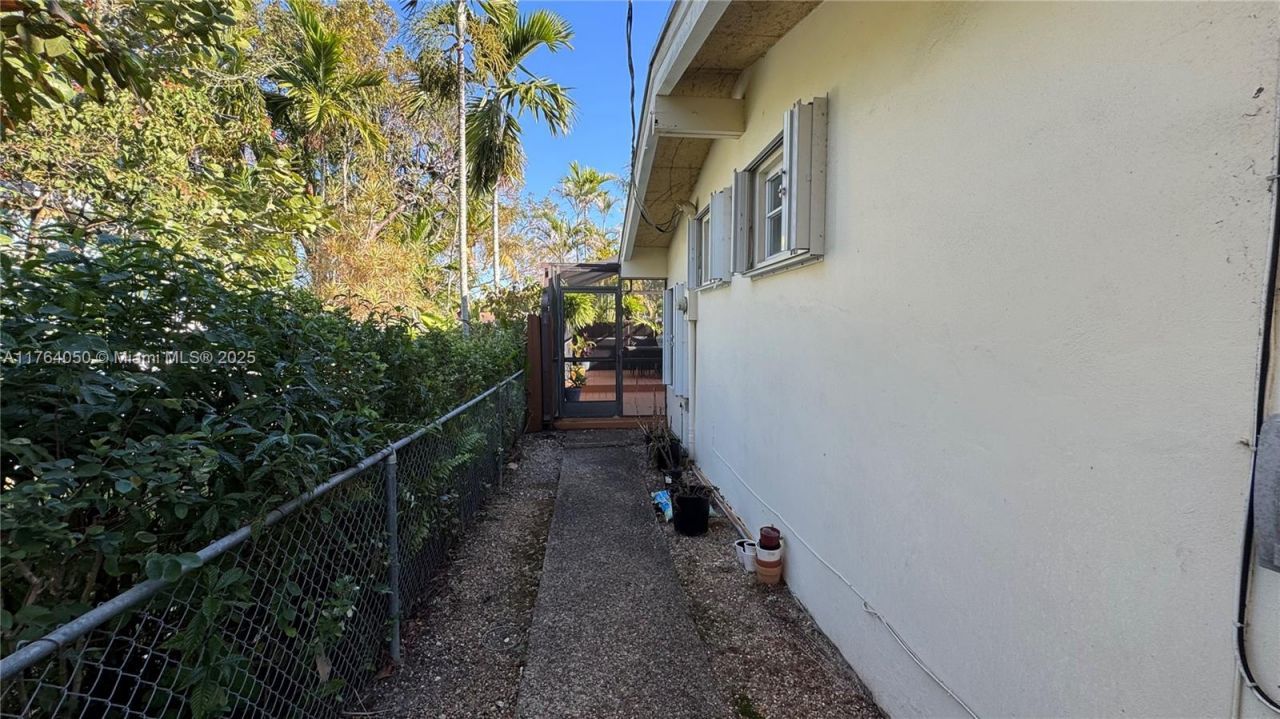 8720 SW 192nd Ter, Cutler Bay, FL 33157 Photo