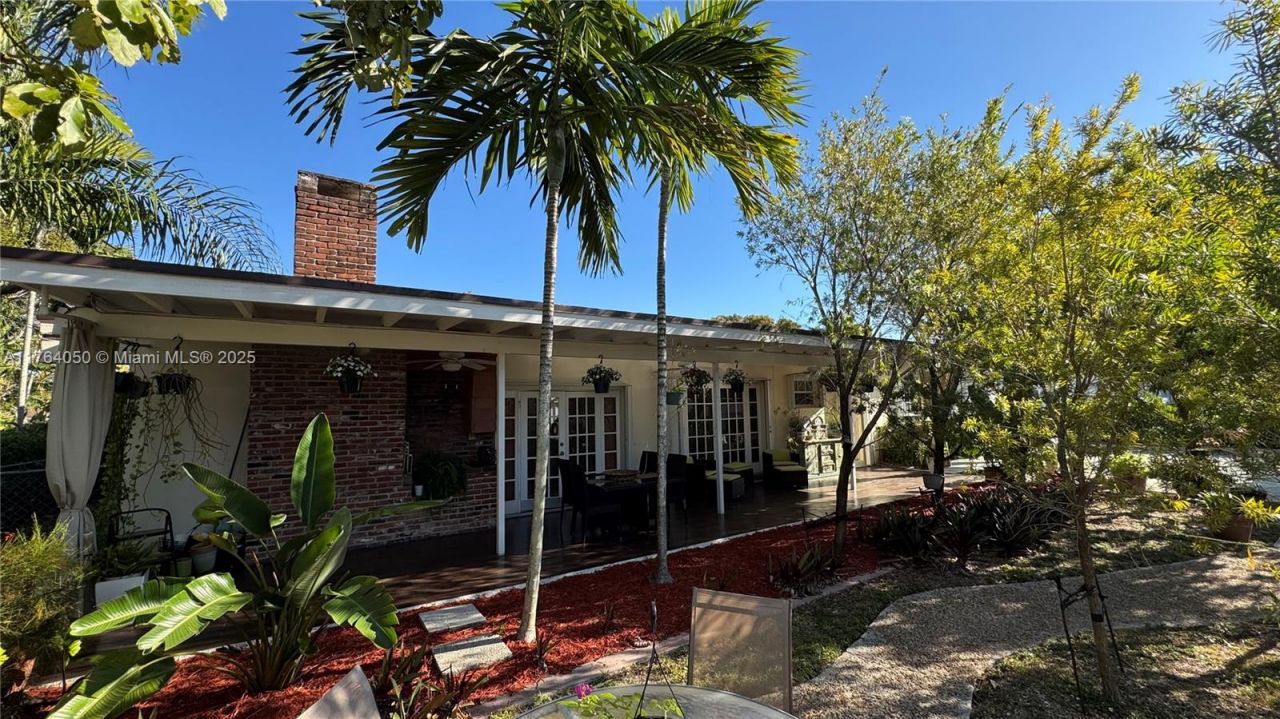 8720 SW 192nd Ter, Cutler Bay, FL 33157 Photo