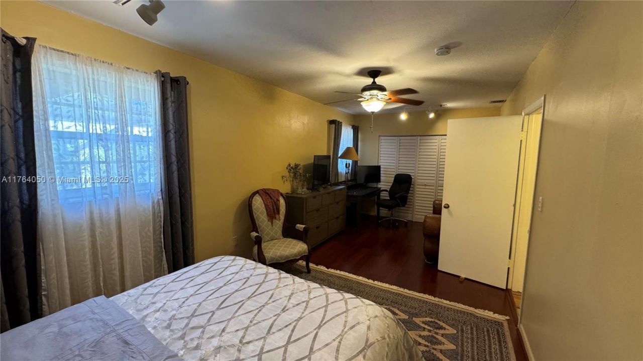 8720 SW 192nd Ter, Cutler Bay, FL 33157 Photo