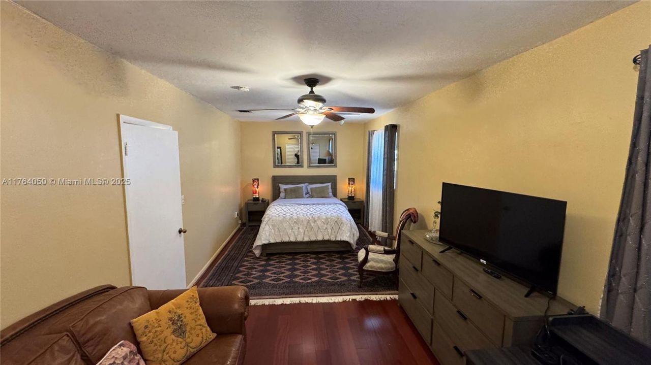 8720 SW 192nd Ter, Cutler Bay, FL 33157 Photo