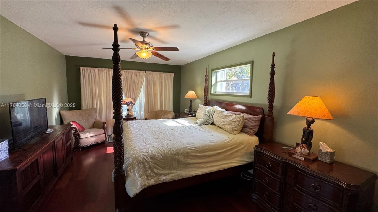 8720 SW 192nd Ter, Cutler Bay, FL 33157 Photo