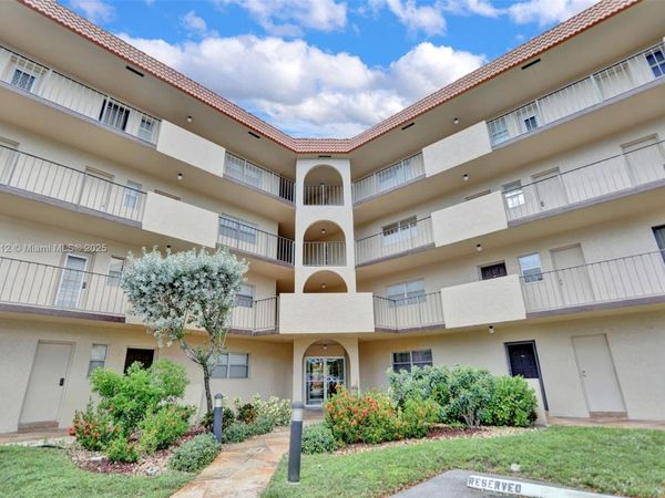 6361 N Falls Cir Dr, Unit 209, Lauderhill, FL 33319