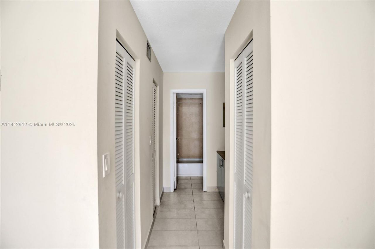 6361 N Falls Cir Dr, Unit 209, Lauderhill, FL 33319 Photo