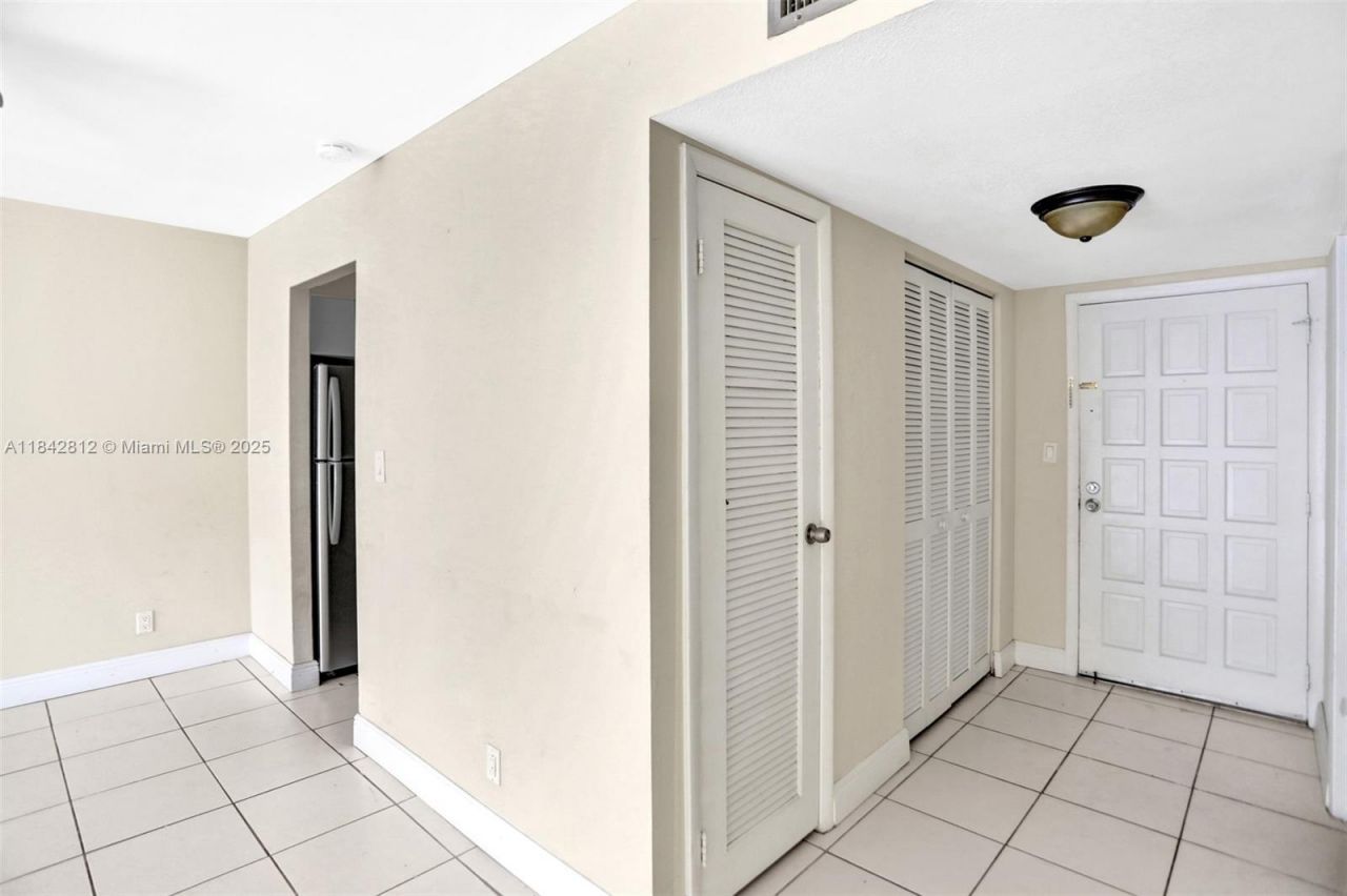 6361 N Falls Cir Dr, Unit 209, Lauderhill, FL 33319 Photo