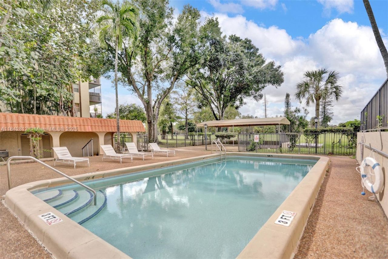 6361 N Falls Cir Dr, Unit 209, Lauderhill, FL 33319 Photo