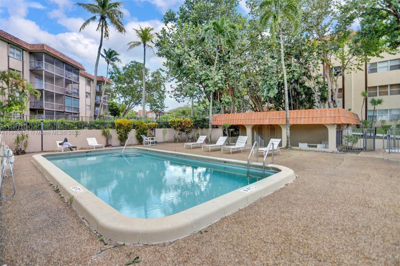 6361 N Falls Cir Dr, Unit 209, Lauderhill, FL 33319 Photo