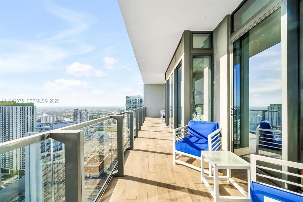 88 SW 7th St, Unit 4004, Miami, FL 33130 Photo