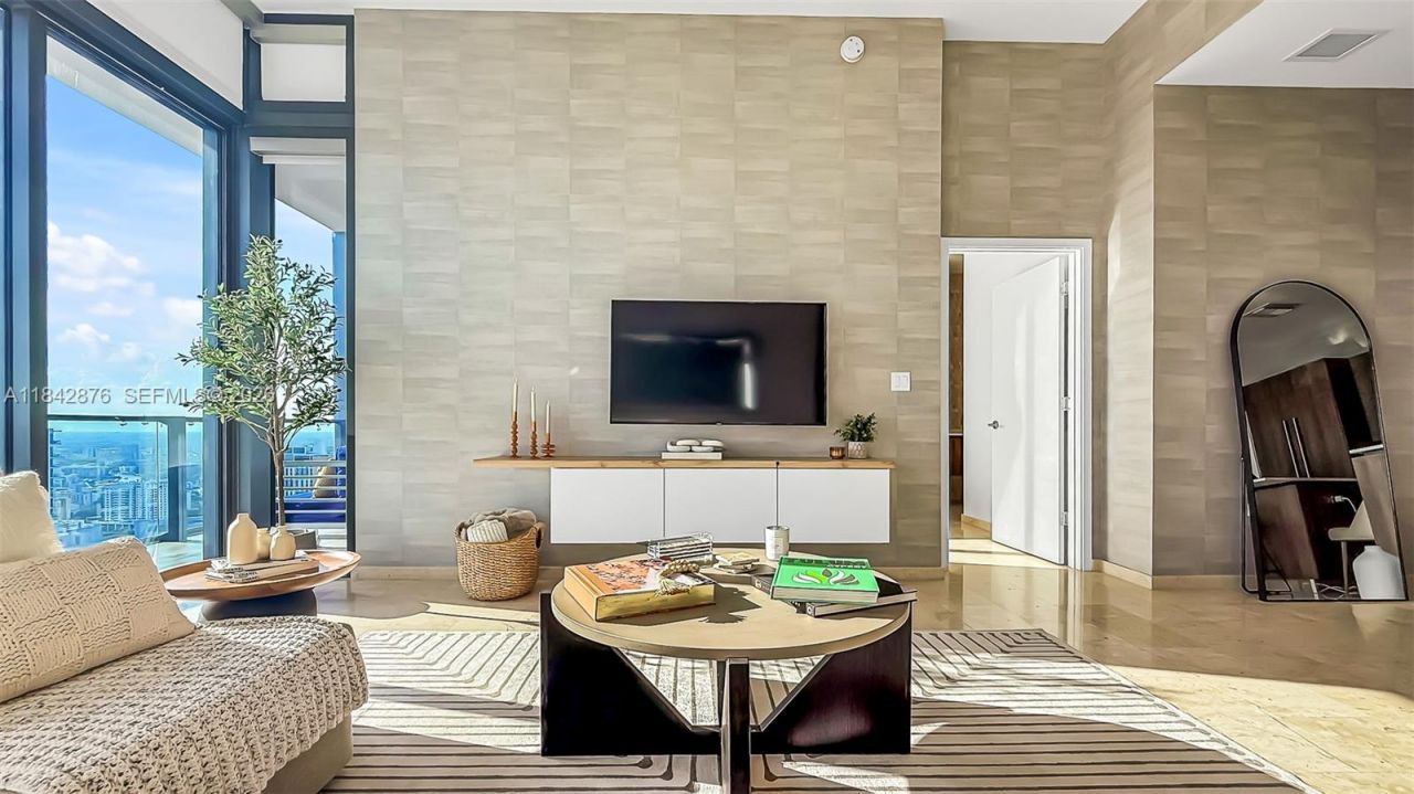 88 SW 7th St, Unit 4004, Miami, FL 33130 Photo