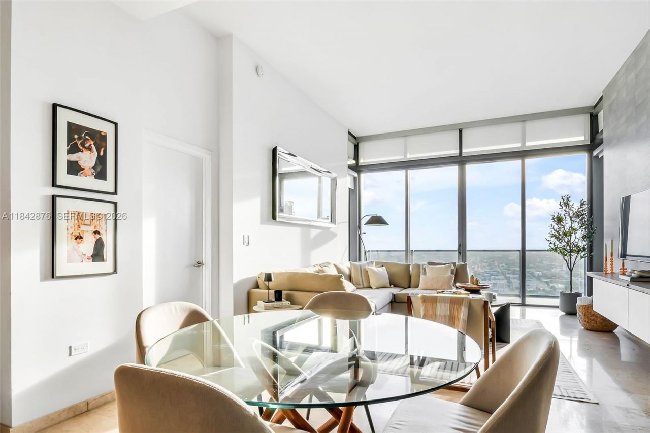 88 SW 7th St, Unit 4004, Miami, FL 33130 Photo