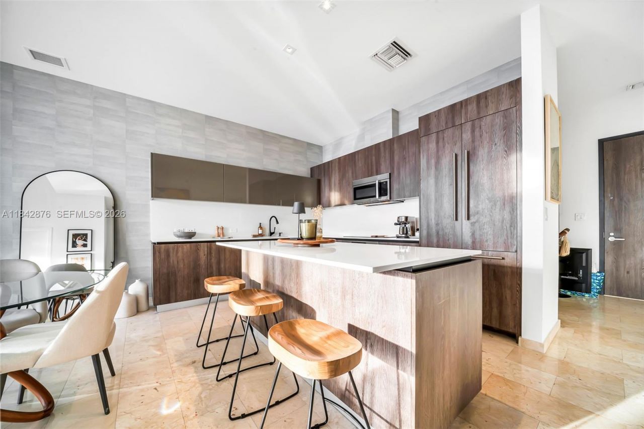 88 SW 7th St, Unit 4004, Miami, FL 33130 Photo