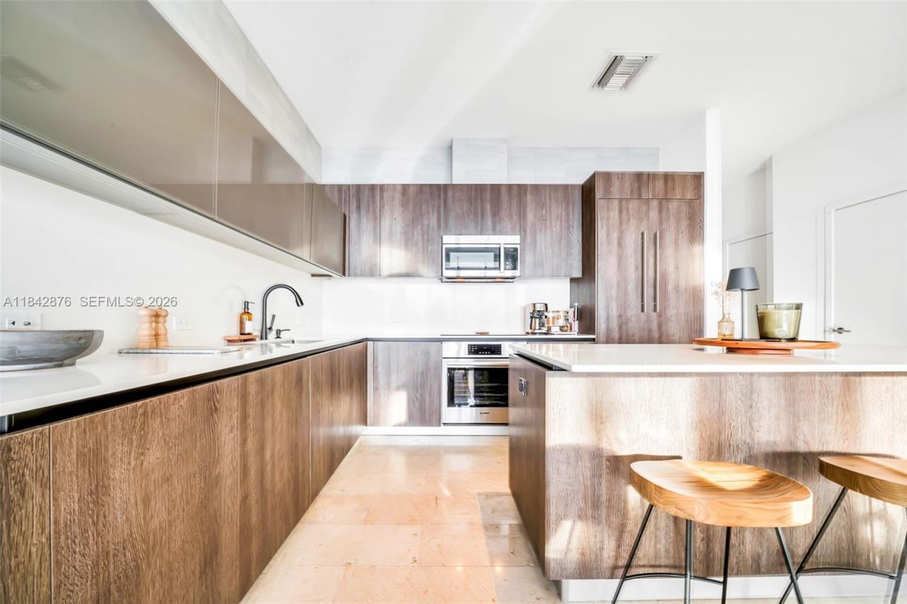 88 SW 7th St, Unit 4004, Miami, FL 33130 Photo