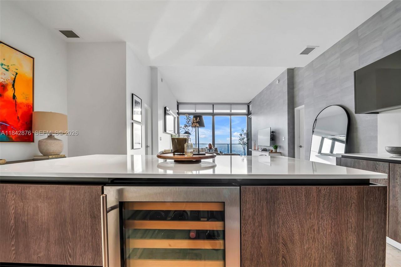 88 SW 7th St, Unit 4004, Miami, FL 33130 Photo