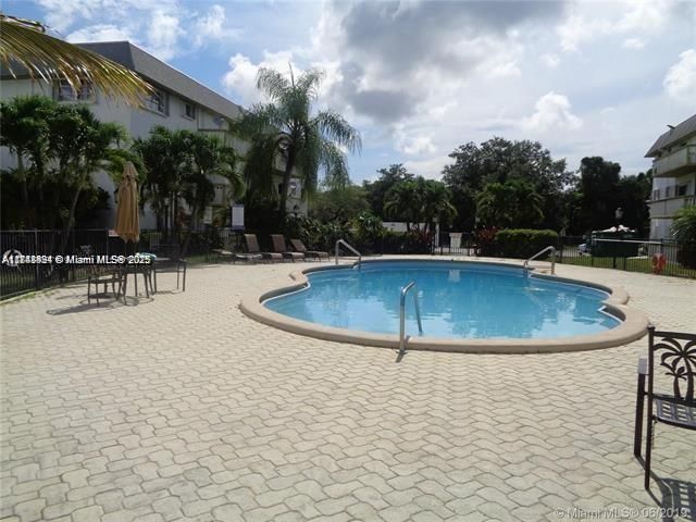 15225 NE 6th Ave, Unit B207, Miami, FL 33162 Photo