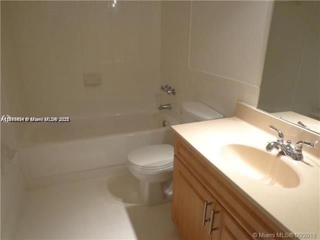 15225 NE 6th Ave, Unit B207, Miami, FL 33162 Photo