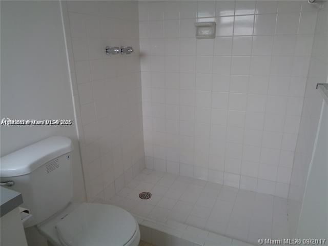 15205 NE 6th Ave, Unit D212, Miami, FL 33162 Photo