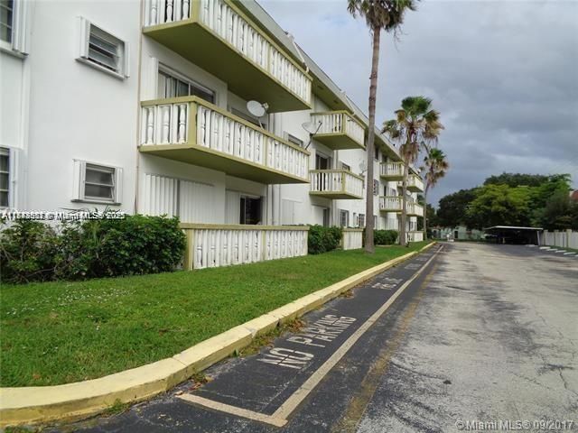 15205 NE 6th Ave, Unit D212, Miami, FL 33162 Photo