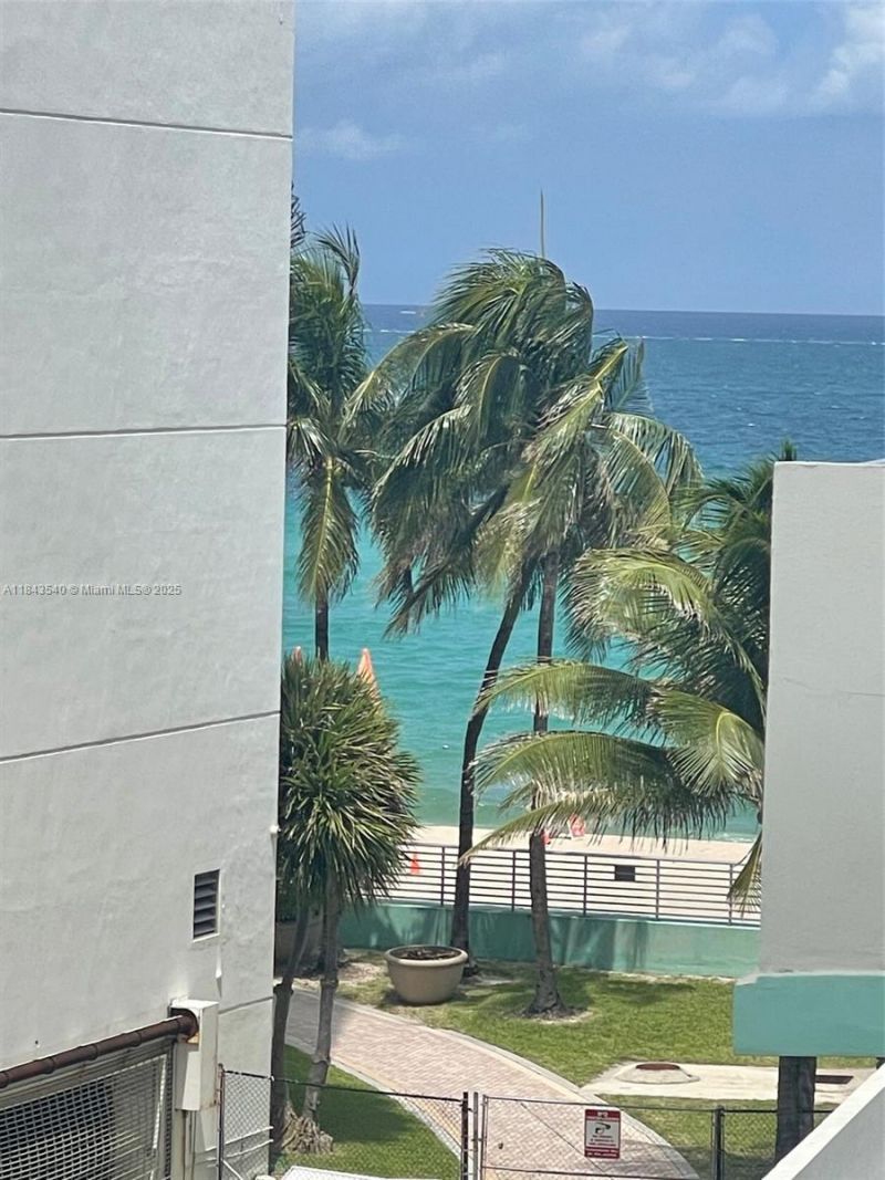 3725 S Ocean Dr, Unit 415, Hollywood, FL 33019 Photo
