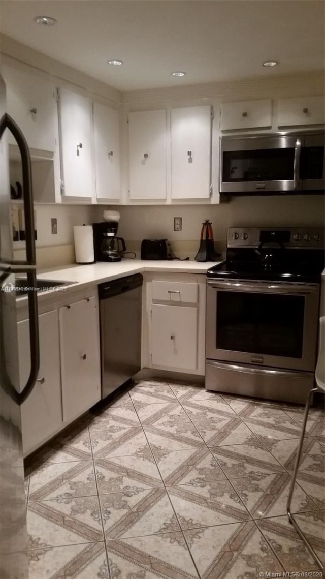 3725 S Ocean Dr, Unit 415, Hollywood, FL 33019 Photo