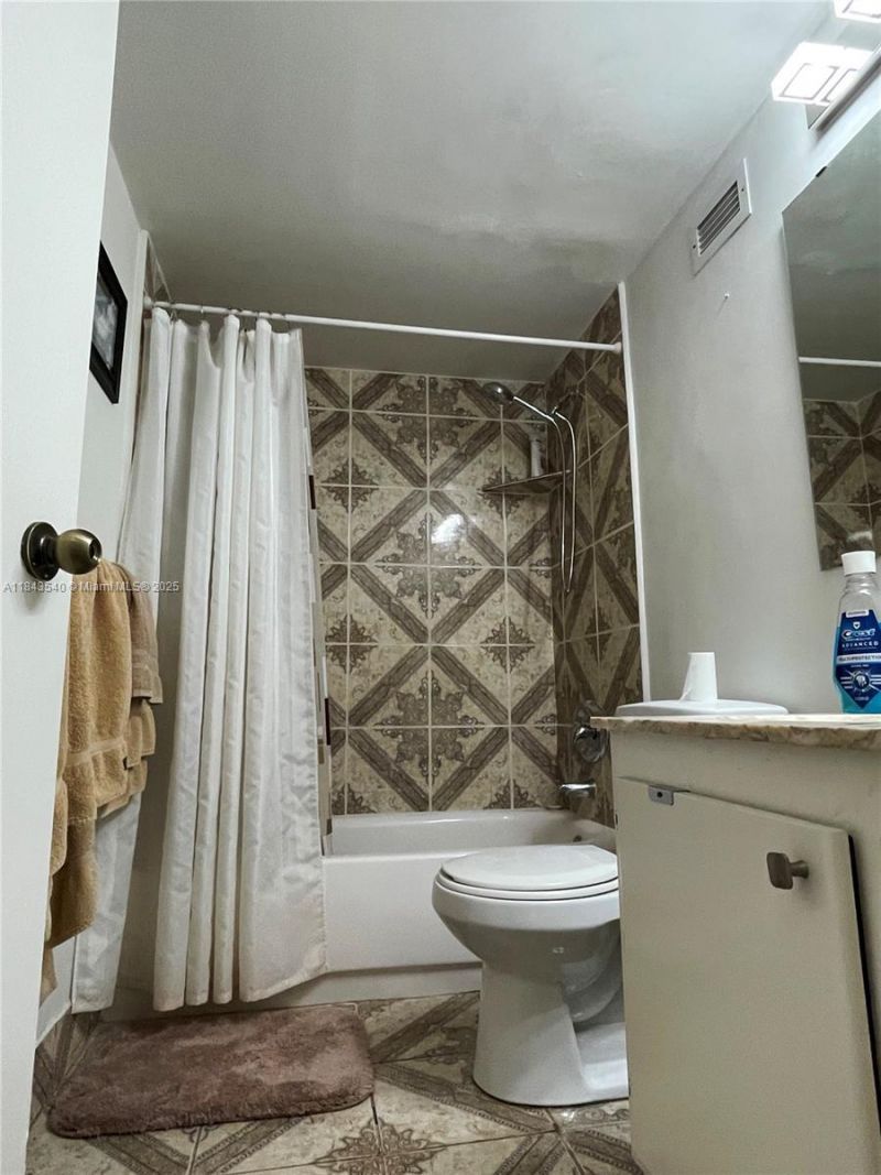 3725 S Ocean Dr, Unit 415, Hollywood, FL 33019 Photo