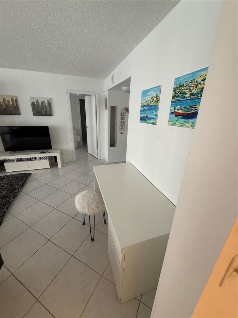 231 174th St, Unit 1611, Sunny Isles Beach, FL 33160 Photo