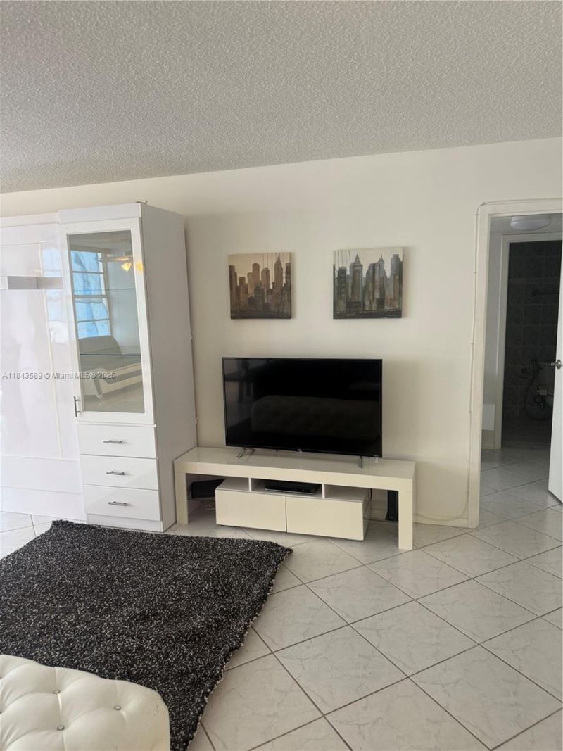 231 174th St, Unit 1611, Sunny Isles Beach, FL 33160 Photo