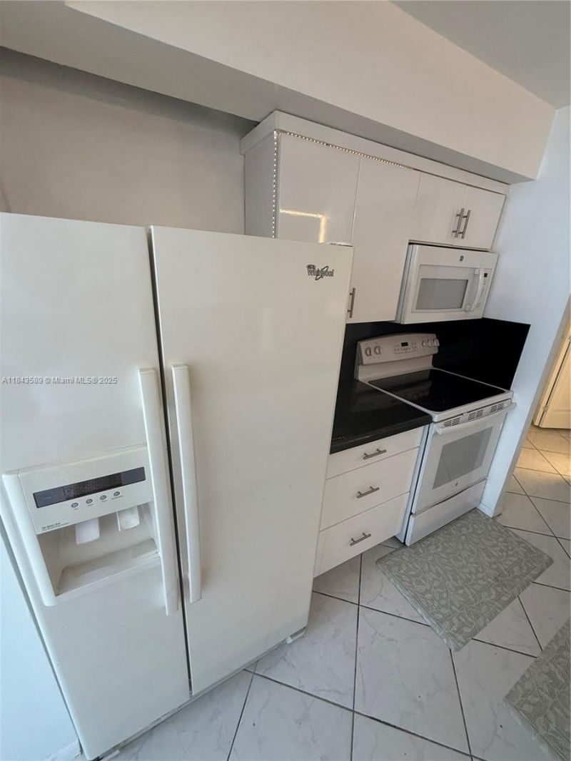 231 174th St, Unit 1611, Sunny Isles Beach, FL 33160 Photo