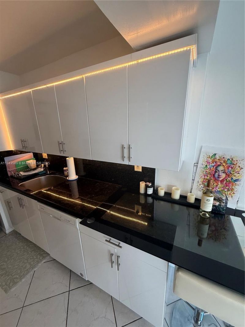 231 174th St, Unit 1611, Sunny Isles Beach, FL 33160 Photo