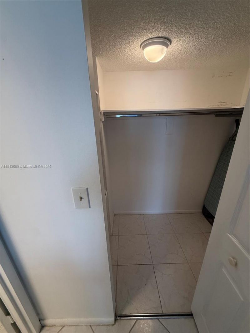 231 174th St, Unit 1611, Sunny Isles Beach, FL 33160 Photo