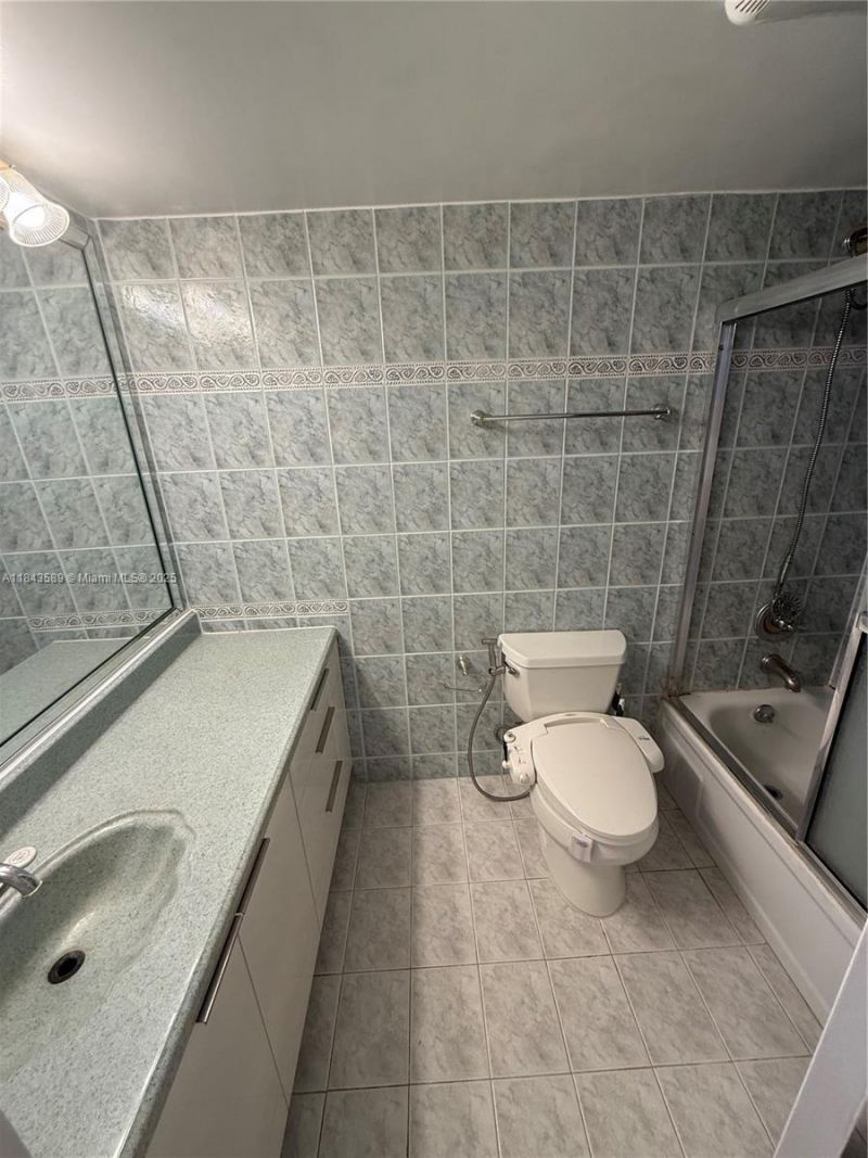 231 174th St, Unit 1611, Sunny Isles Beach, FL 33160 Photo