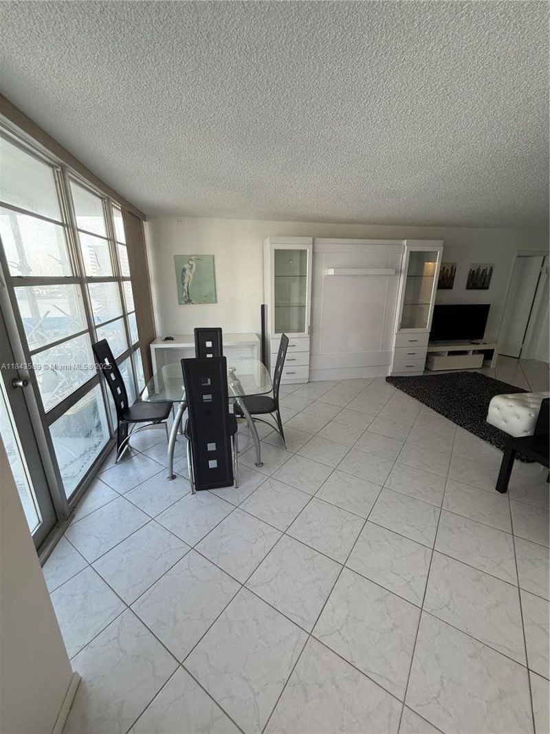 231 174th St, Unit 1611, Sunny Isles Beach, FL 33160 Photo