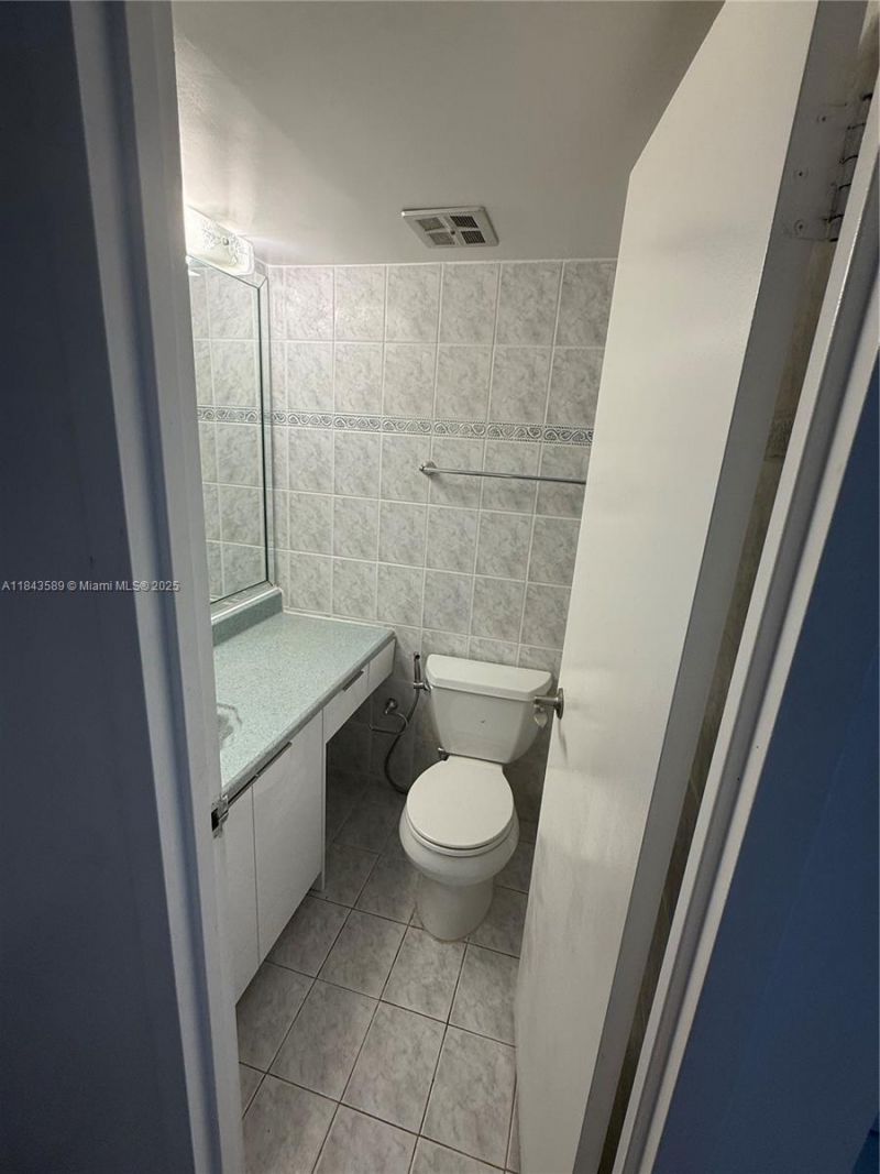 231 174th St, Unit 1611, Sunny Isles Beach, FL 33160 Photo