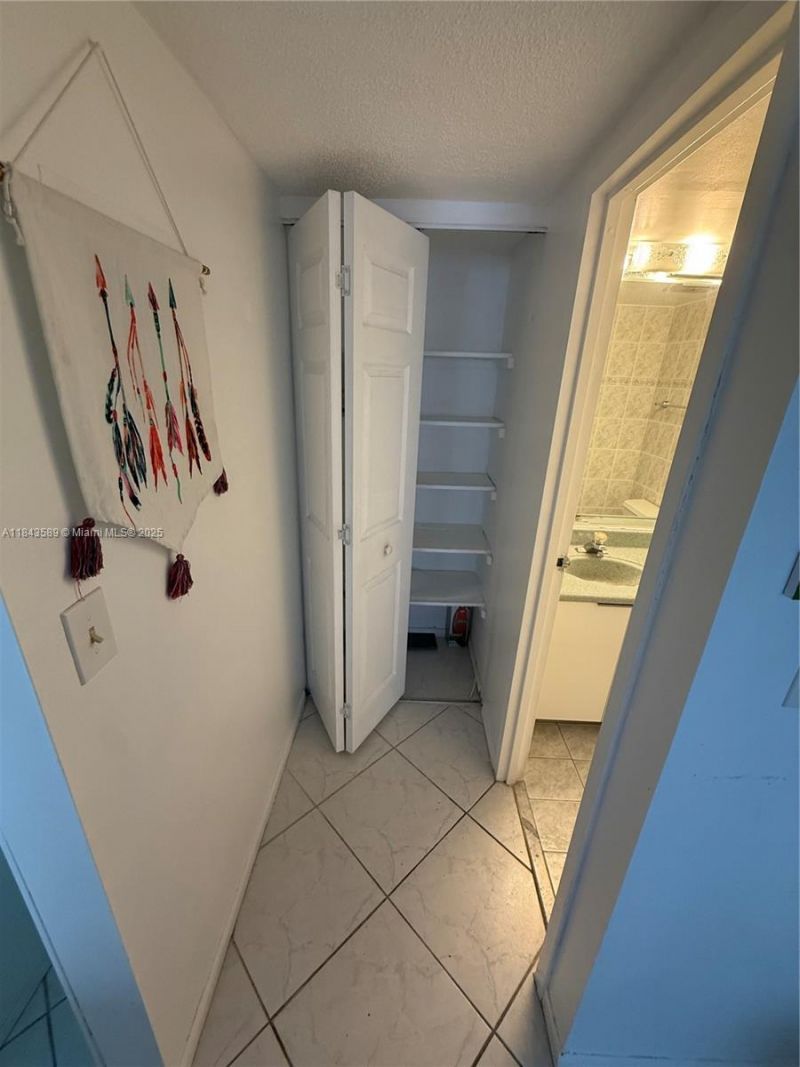 231 174th St, Unit 1611, Sunny Isles Beach, FL 33160 Photo