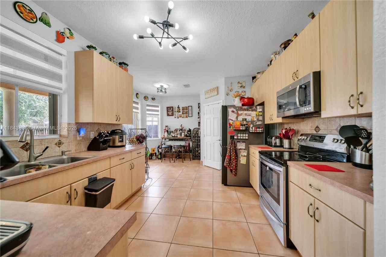 12355 SW 124th Ter, Miami, FL 33186 Photo