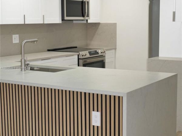 3080 N Course Dr, Unit 602, Pompano Beach, FL 33069