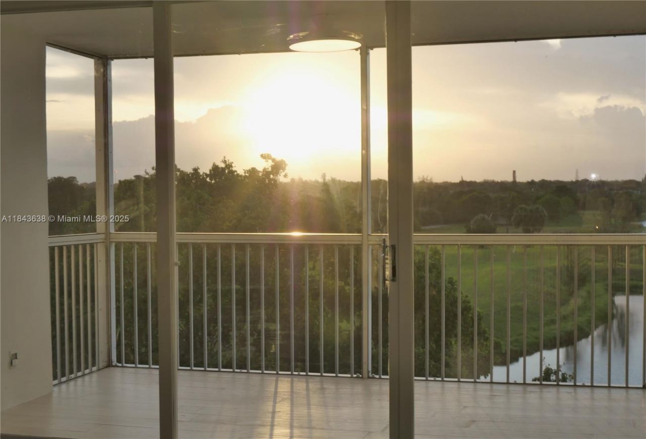 3080 N Course Dr, Unit 602, Pompano Beach, FL 33069 Photo