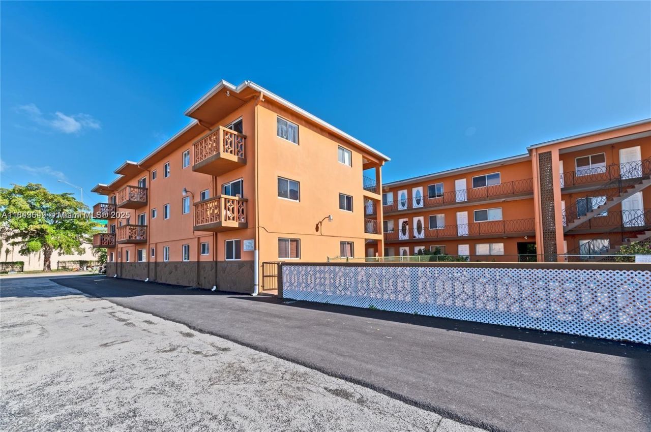 2330 NW 11th St, Unit 47, Miami, FL 33125 Photo