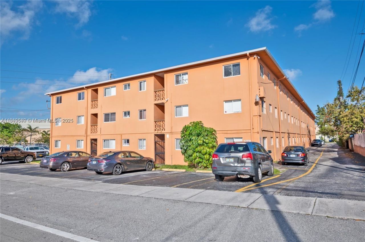 2330 NW 11th St, Unit 47, Miami, FL 33125 Photo