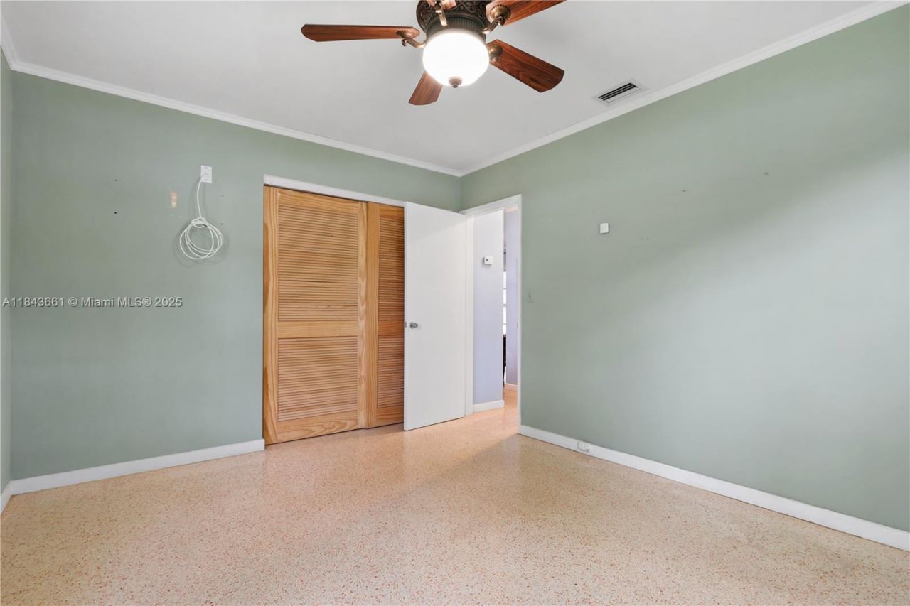 9455 SW 181st St, Palmetto Bay, FL 33157 Photo