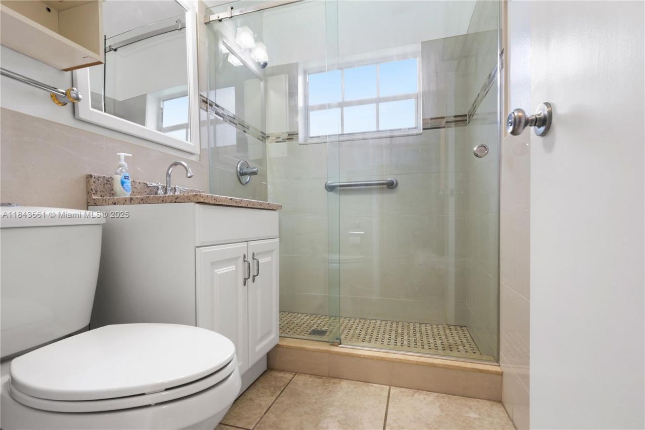 9455 SW 181st St, Palmetto Bay, FL 33157 Photo