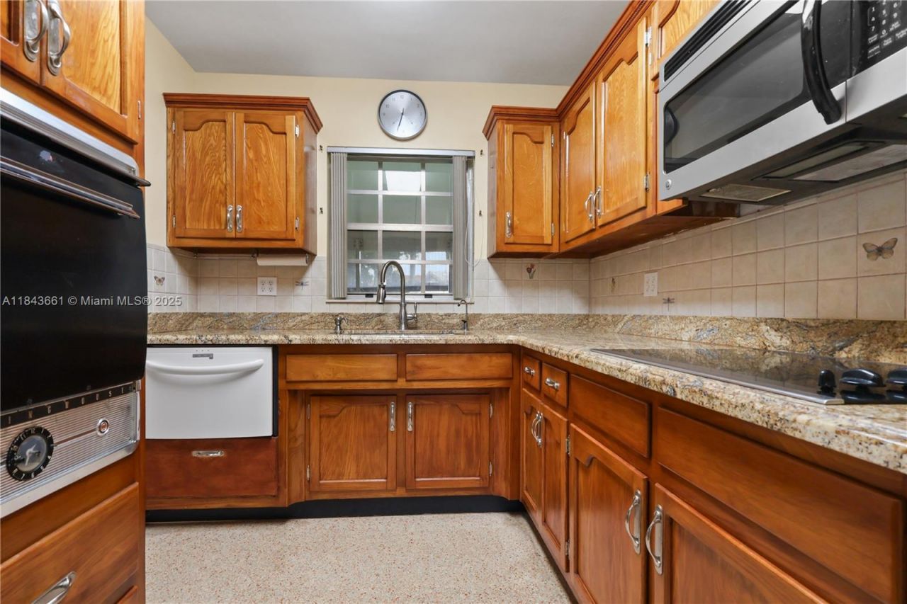 9455 SW 181st St, Palmetto Bay, FL 33157 Photo