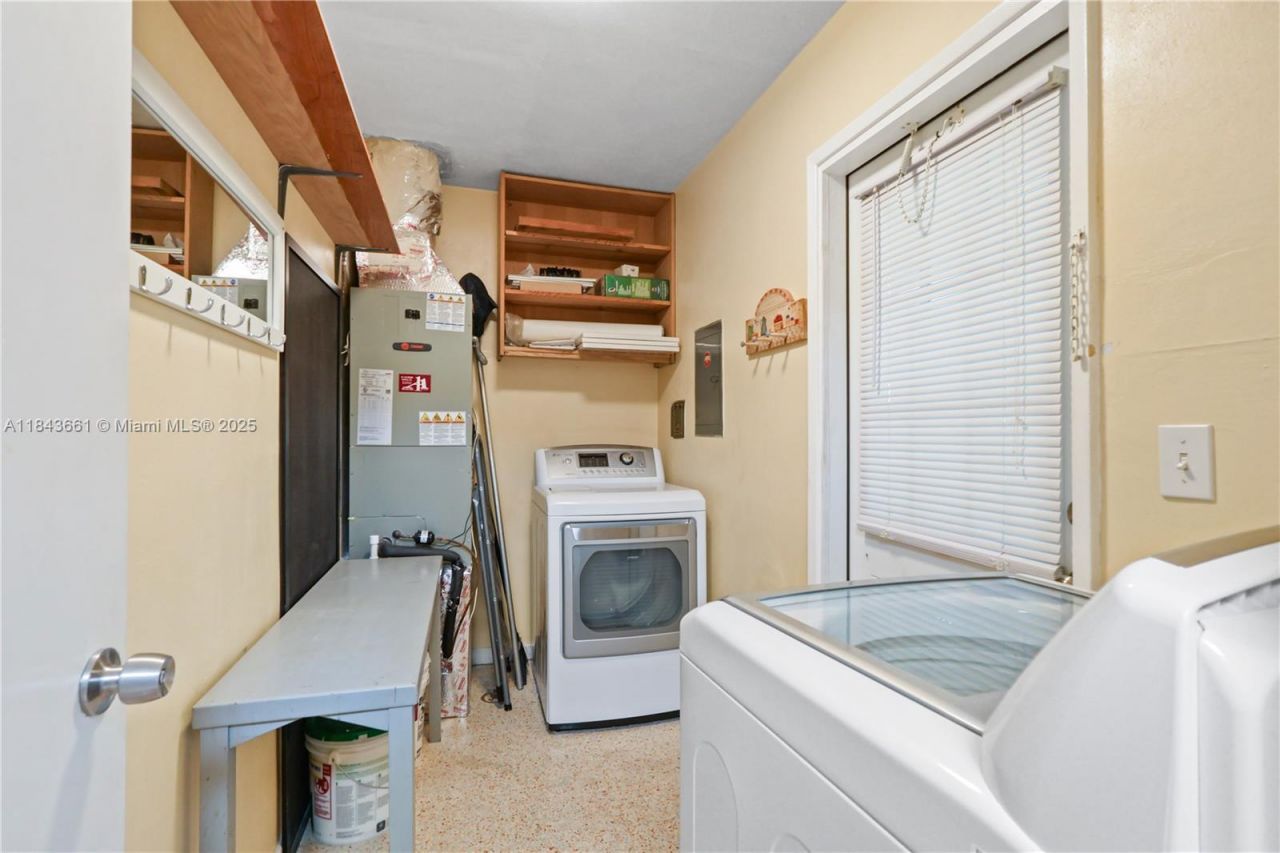 9455 SW 181st St, Palmetto Bay, FL 33157 Photo