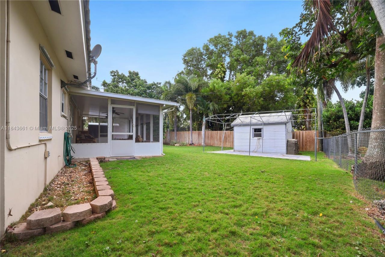 9455 SW 181st St, Palmetto Bay, FL 33157 Photo