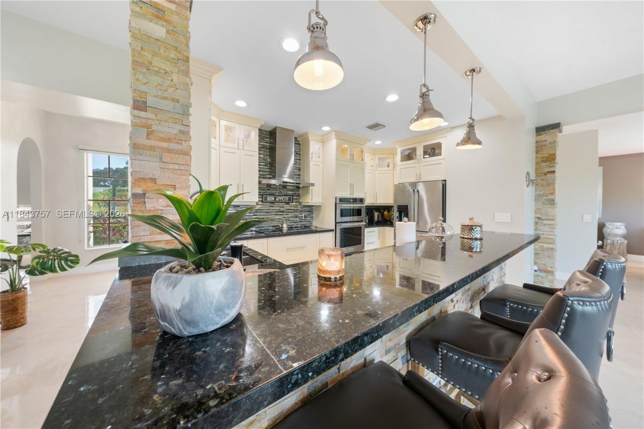 9621 W Calusa Club Dr, Miami, FL 33186 Photo