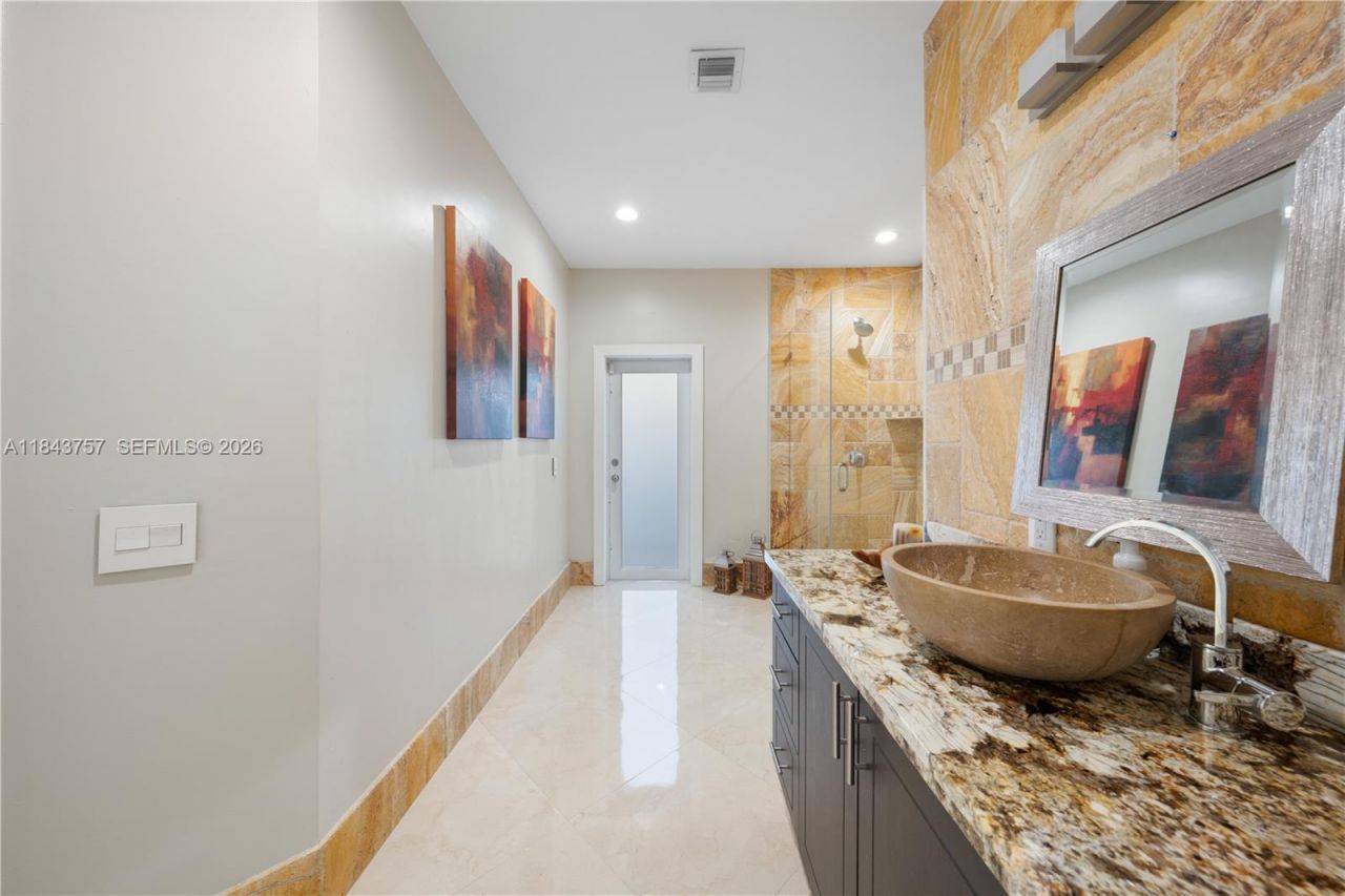 9621 W Calusa Club Dr, Miami, FL 33186 Photo