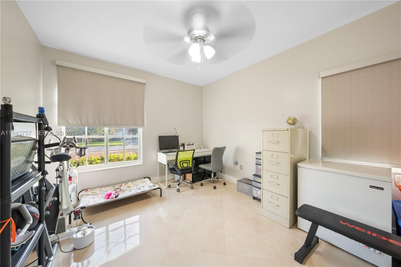 9621 W Calusa Club Dr, Miami, FL 33186 Photo